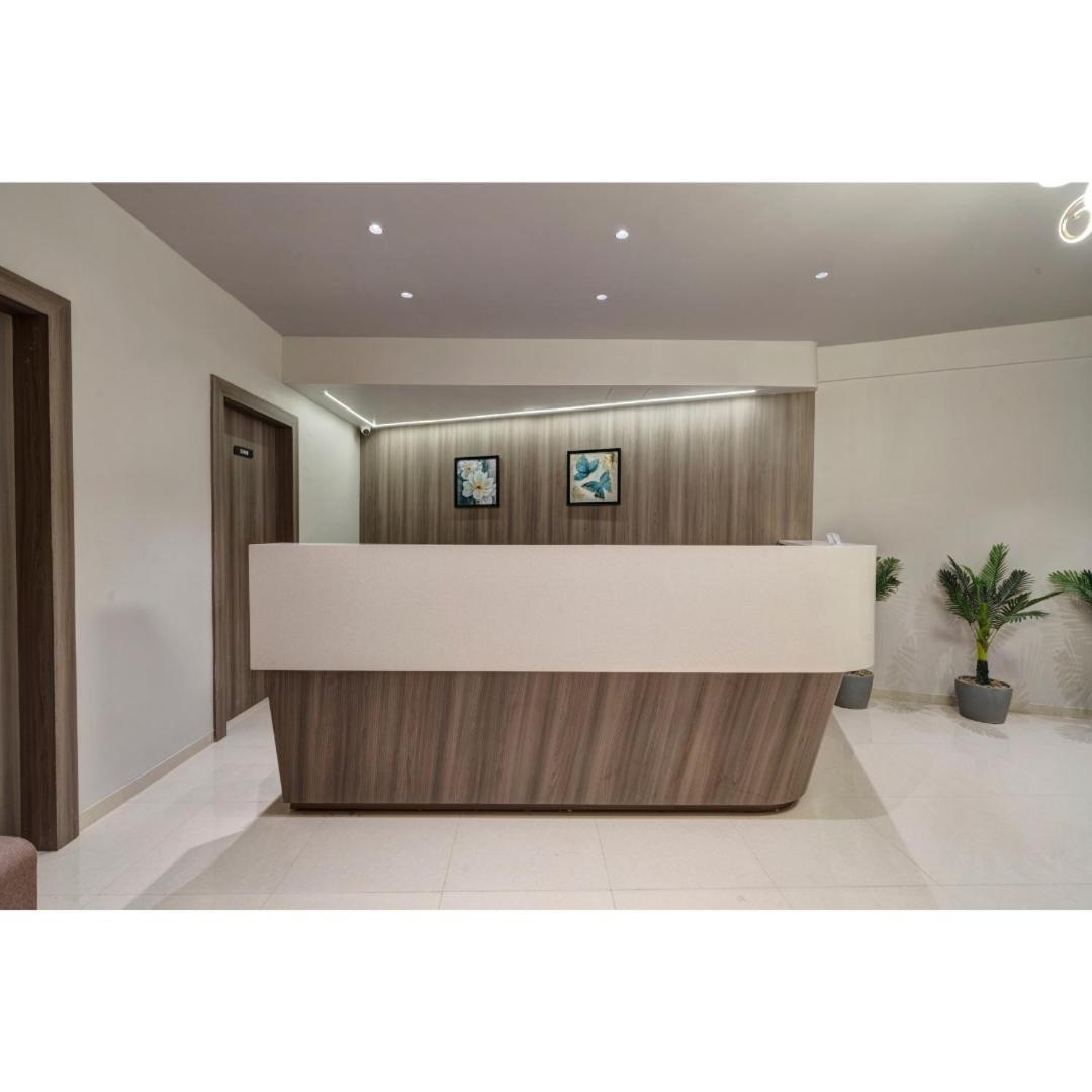 Hotel Sparsh Divine Amhedabad Dış mekan fotoğraf
