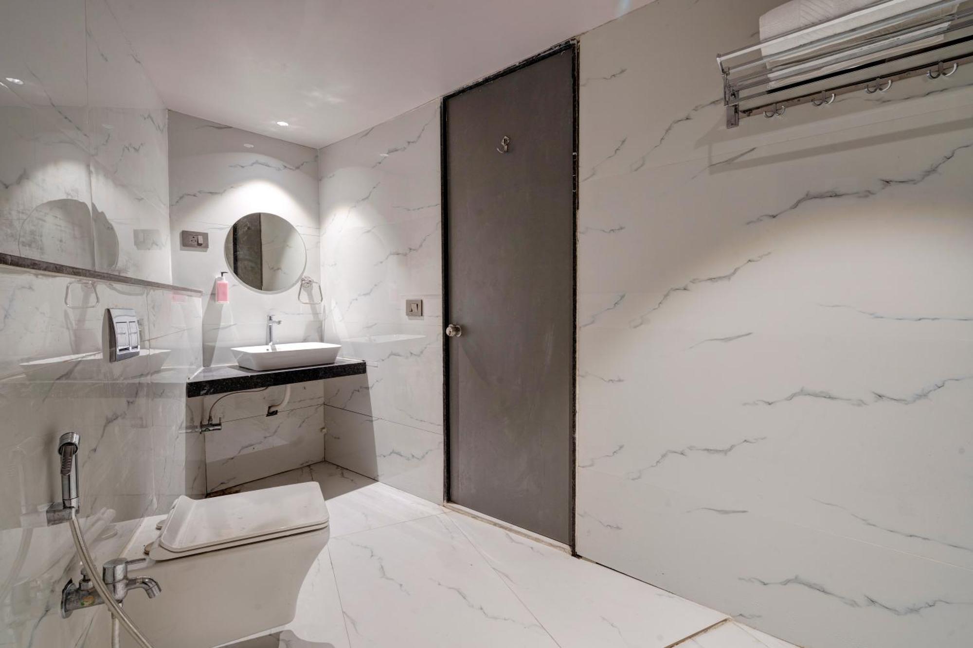Hotel Sparsh Divine Amhedabad Dış mekan fotoğraf