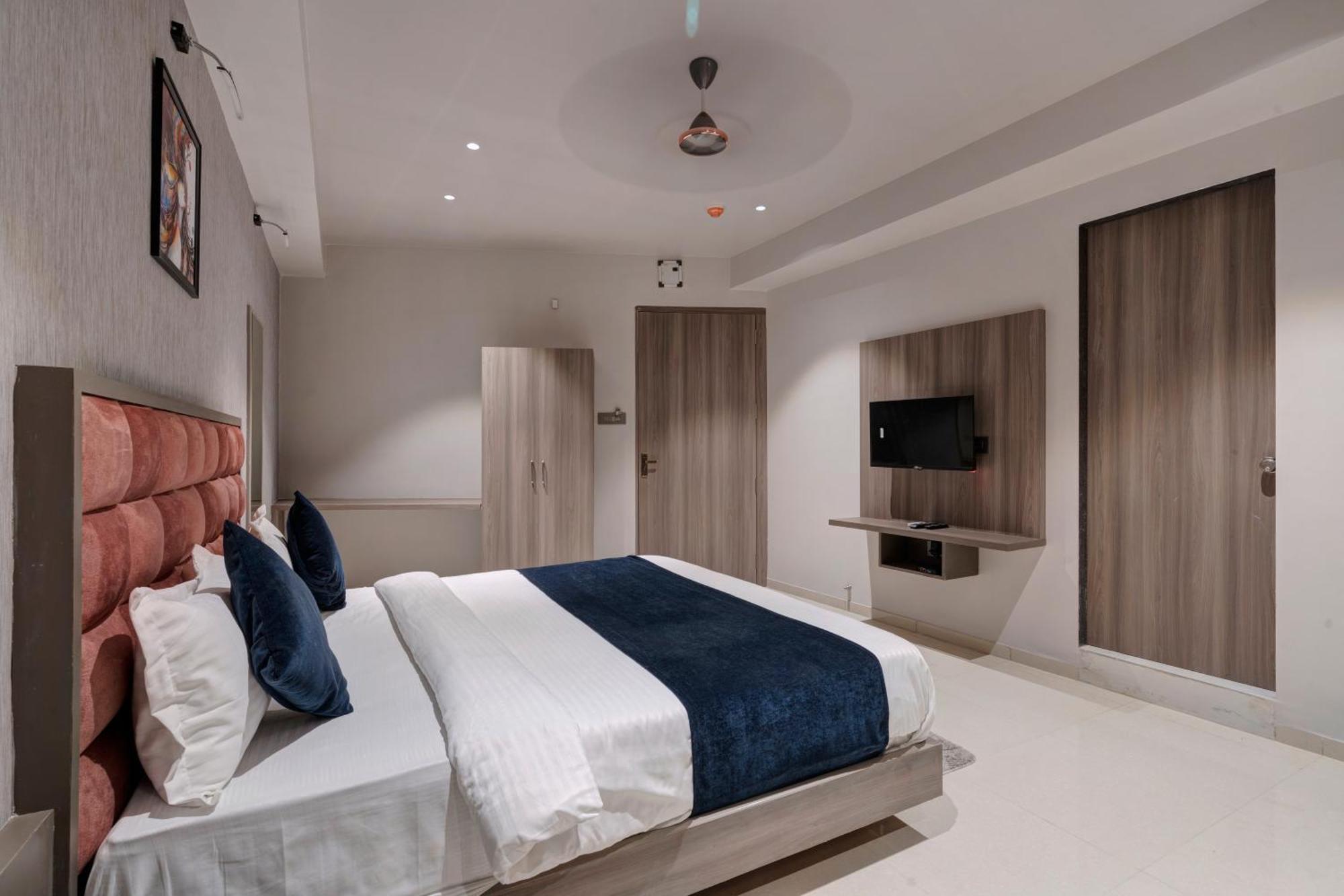 Hotel Sparsh Divine Amhedabad Dış mekan fotoğraf
