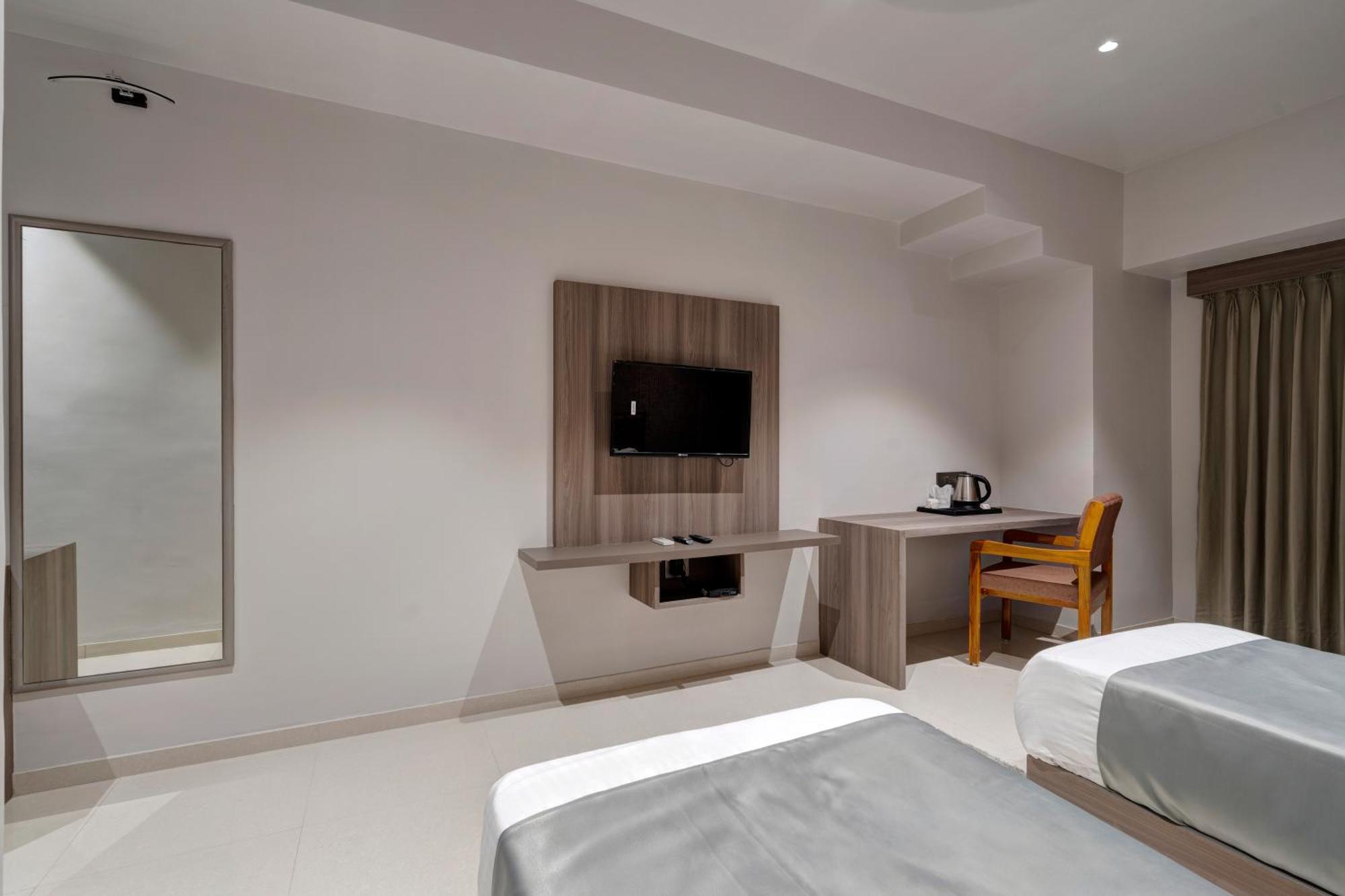 Hotel Sparsh Divine Amhedabad Dış mekan fotoğraf