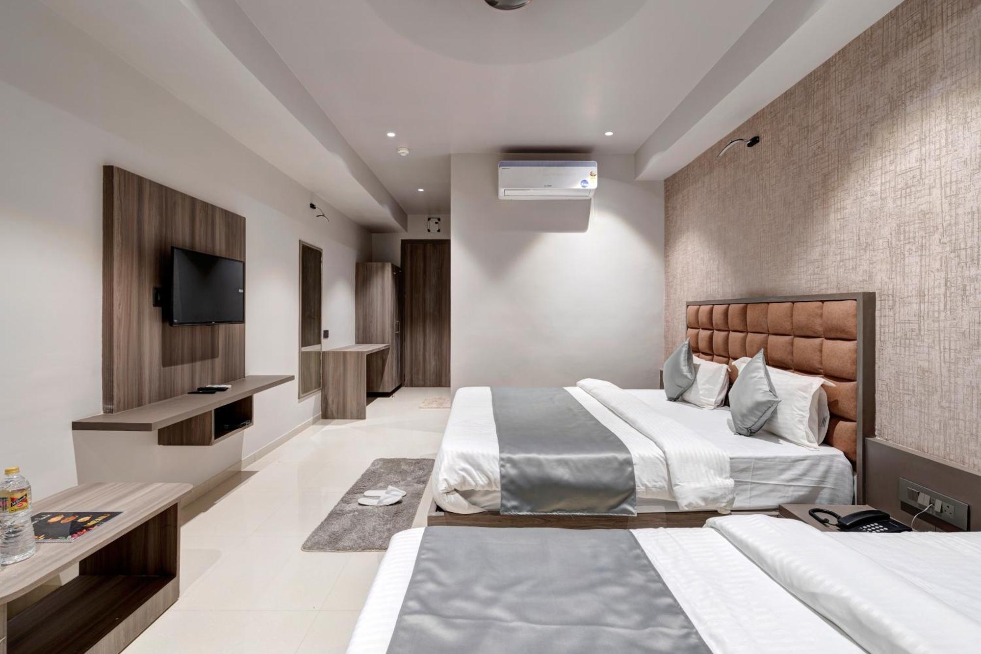 Hotel Sparsh Divine Amhedabad Dış mekan fotoğraf
