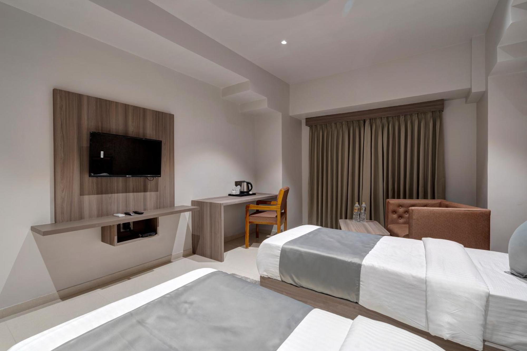 Hotel Sparsh Divine Amhedabad Dış mekan fotoğraf