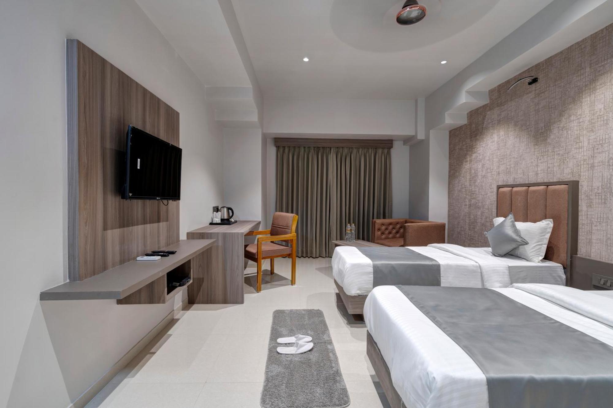 Hotel Sparsh Divine Amhedabad Dış mekan fotoğraf