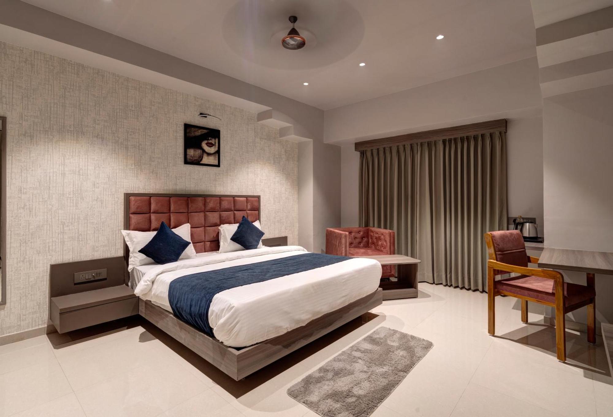 Hotel Sparsh Divine Amhedabad Dış mekan fotoğraf