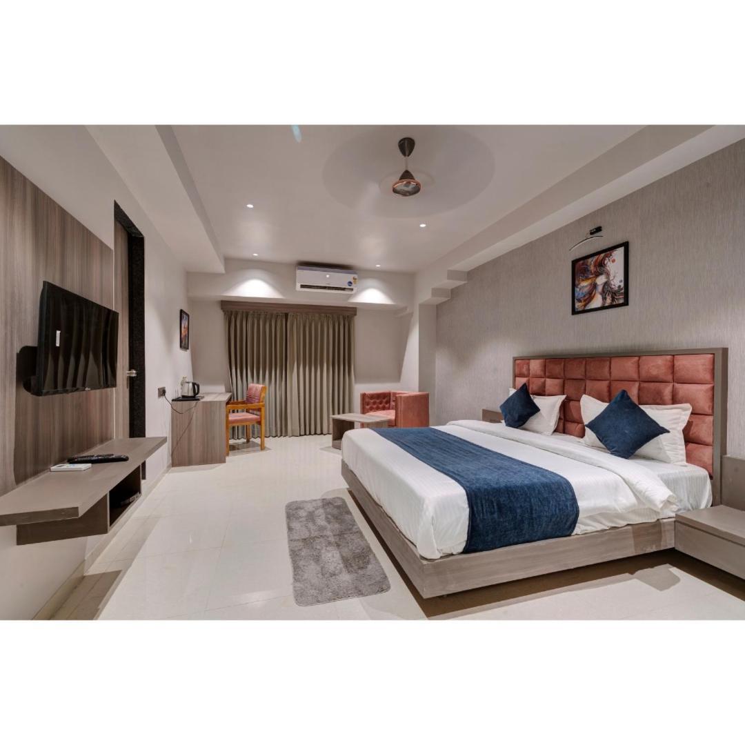 Hotel Sparsh Divine Amhedabad Dış mekan fotoğraf