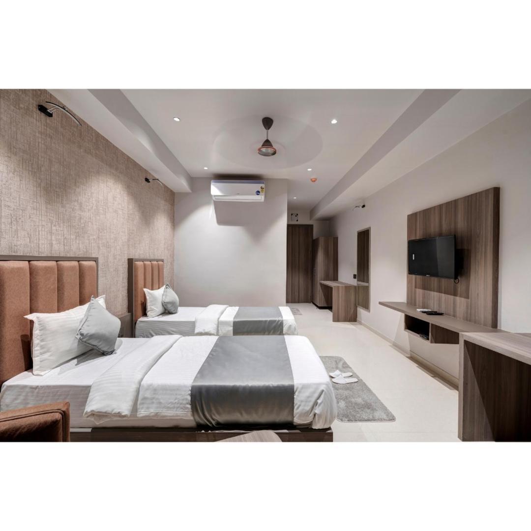 Hotel Sparsh Divine Amhedabad Dış mekan fotoğraf