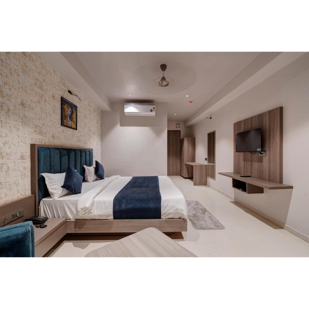 Hotel Sparsh Divine Amhedabad Dış mekan fotoğraf
